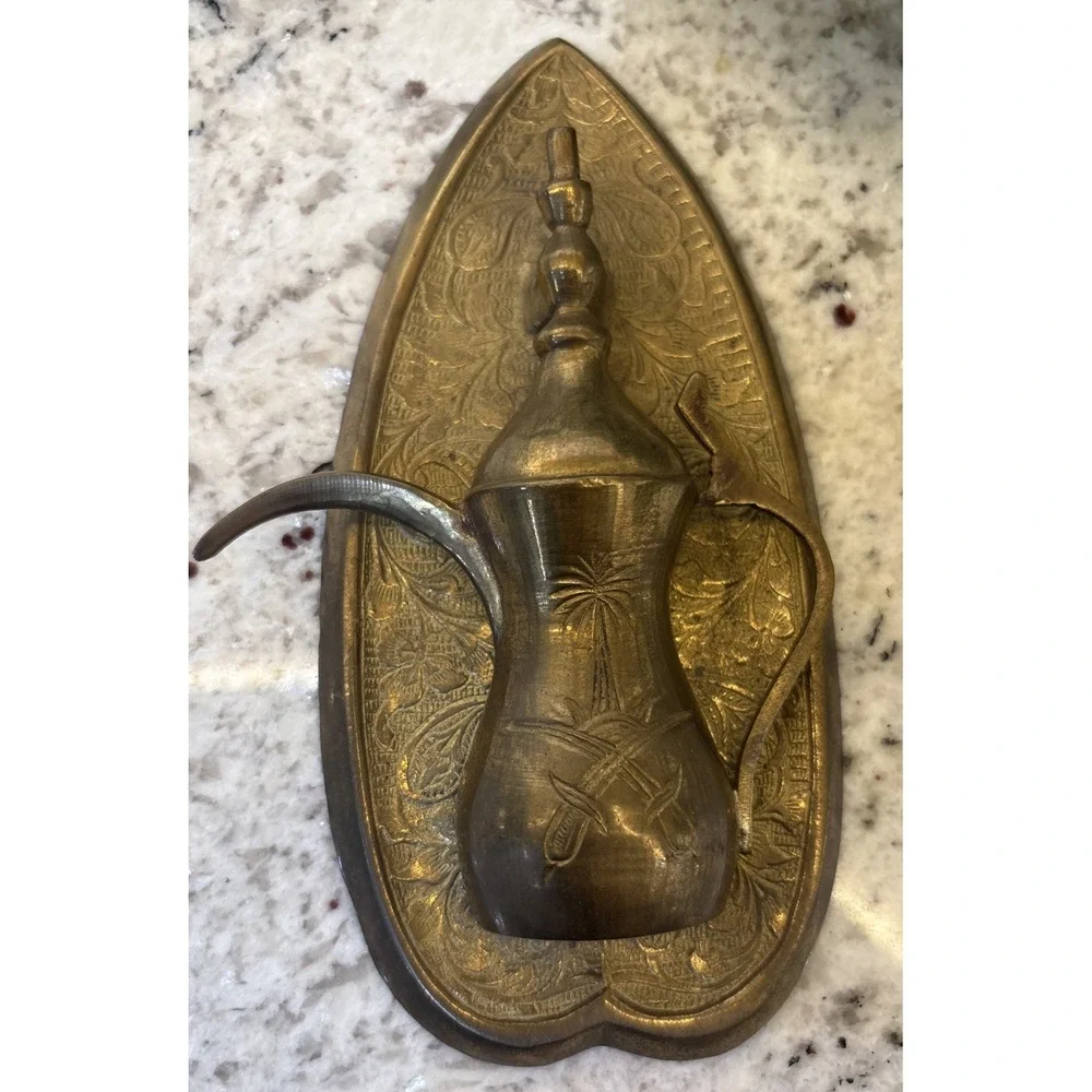 VTG Mid-Century Solid Brass Floral Moroccan‎ Pitcher Carafe Design Door Knocker